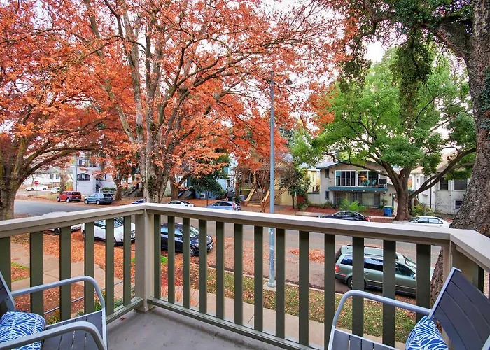 Charming 2Bed French Colonial Apartment In Desirable Midtown Sacramento