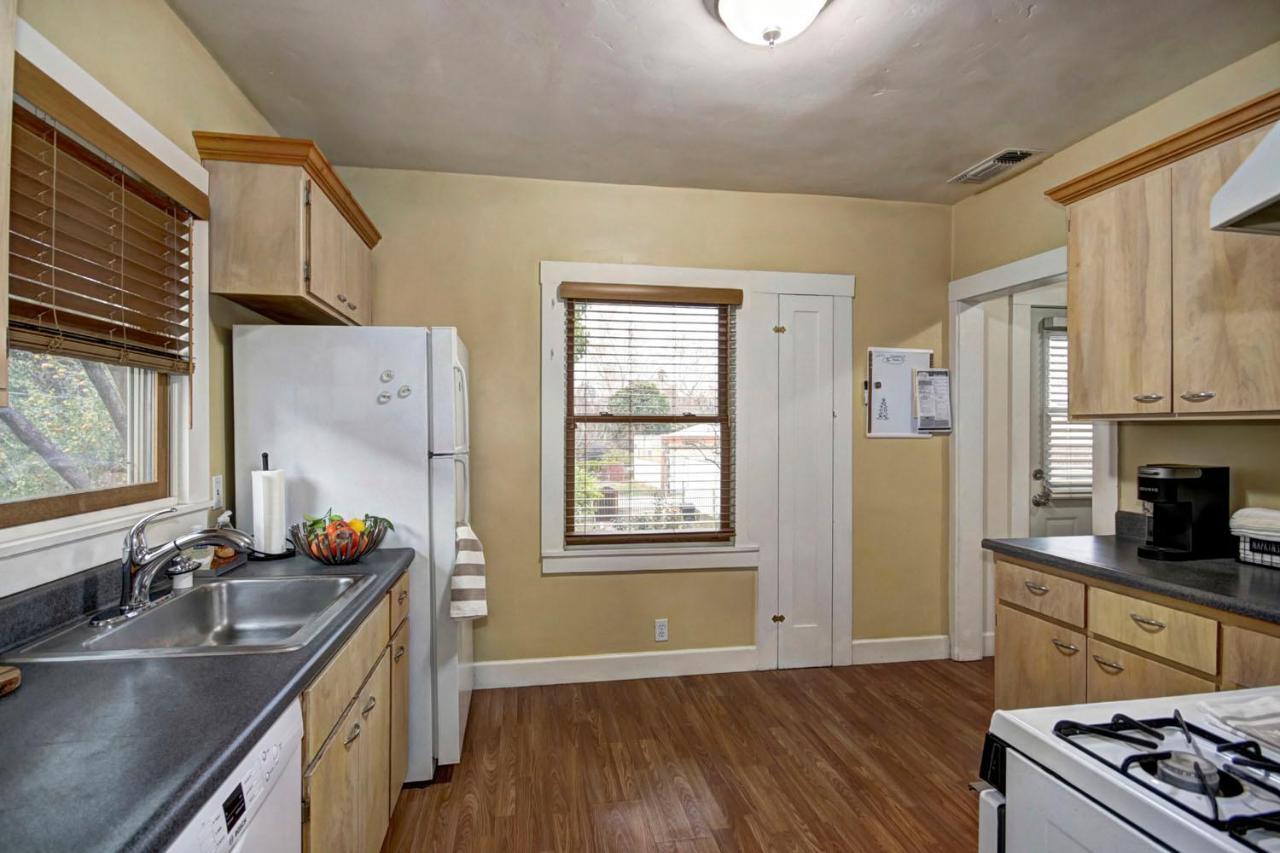 Charming 2bed French Colonial In Desirable Midtown Apartment *
