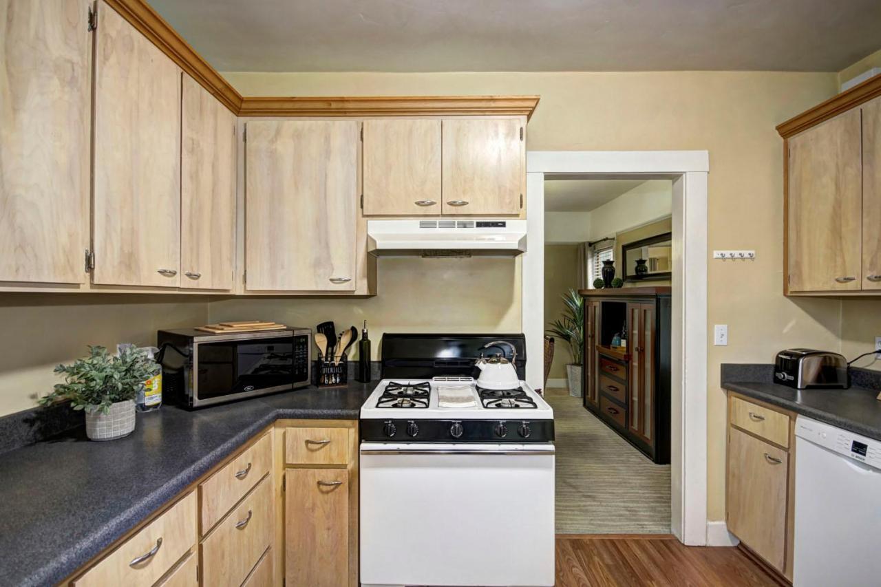 Charming 2bed French Colonial In Desirable Midtown Apartment